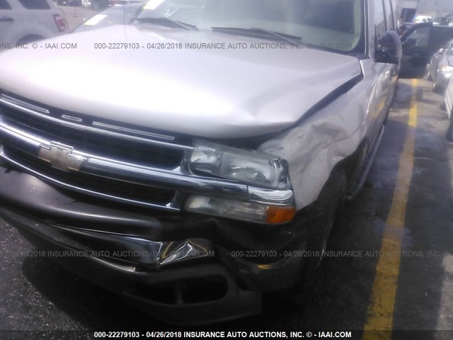 1GNEC16Z34J313902 - 2004 CHEVROLET SUBURBAN C1500 TAN photo 6