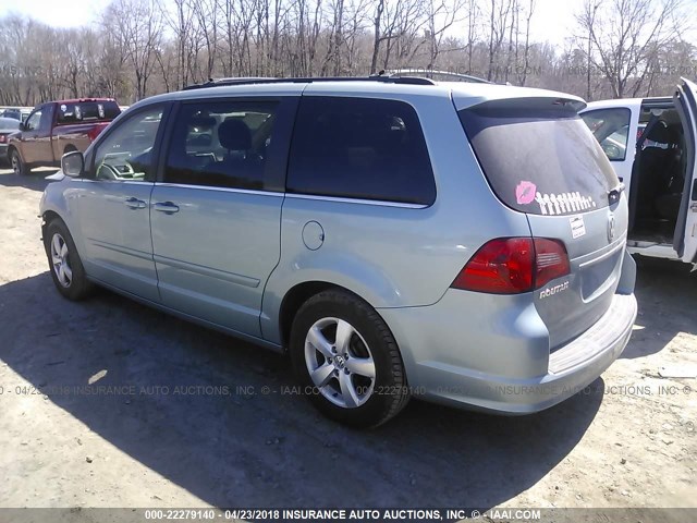 2V8HW34169R541258 - 2009 VOLKSWAGEN ROUTAN SE Light Blue photo 3