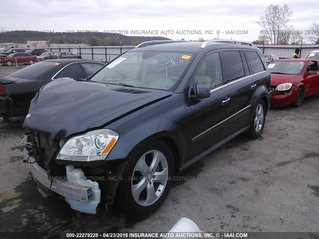 4JGBF7BE4BA686030 - 2011 MERCEDES-BENZ GL 450 4MATIC GRAY photo 2