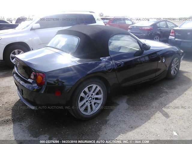 4USBT53463LT20772 - 2003 BMW Z4 3.0 BLACK photo 4