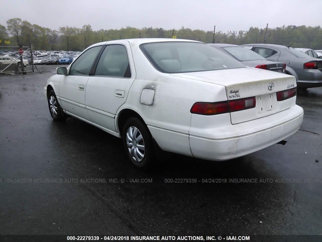 4T1BG22K6VU756412 - 1997 TOYOTA CAMRY CE/LE/XLE WHITE photo 3