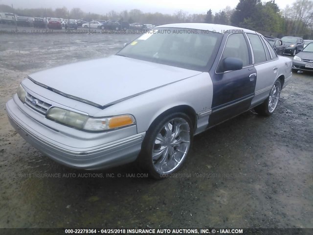 2FALP73W4TX217337 - 1996 FORD CROWN VICTORIA  SILVER photo 2