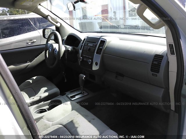 1N6AD0ER9CC481009 - 2012 NISSAN FRONTIER S/SV/SL/PRO-4X SILVER photo 5