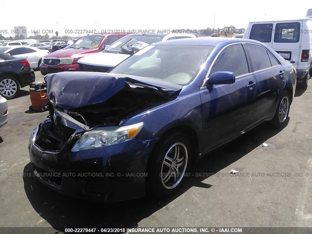 4T4BF3EK3BR112811 - 2011 TOYOTA CAMRY SE/LE/XLE BLUE photo 2