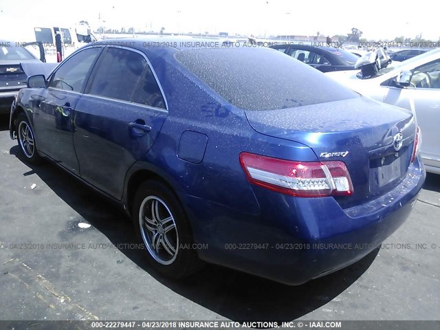 4T4BF3EK3BR112811 - 2011 TOYOTA CAMRY SE/LE/XLE BLUE photo 3