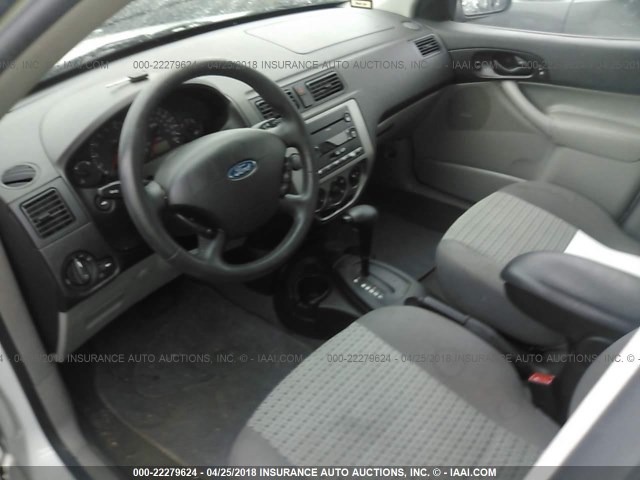 1FAFP34N17W158213 - 2007 FORD FOCUS ZX4/S/SE/SES 白色 照片 5