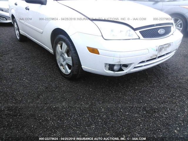 1FAFP34N17W158213 - 2007 FORD FOCUS ZX4/S/SE/SES 白色 照片 6
