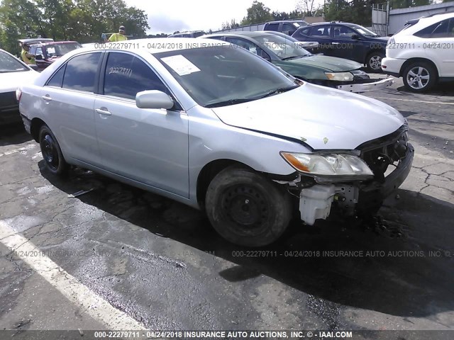 4T1BE46K47U007333 - 2007 TOYOTA CAMRY NEW GENERAT CE/LE/XLE/SE SILVER photo 1