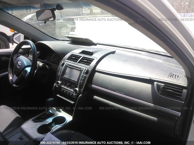 4T1BF1FK4CU045022 - 2012 TOYOTA CAMRY SE/LE/XLE SILVER photo 5