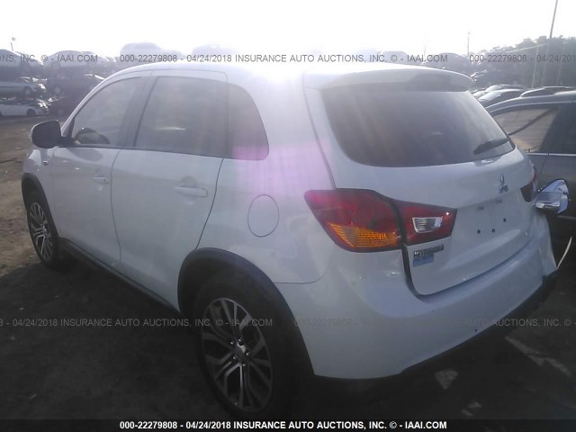 JA4AP3AU4HZ011538 - 2017 MITSUBISHI OUTLANDER SPORT ES/SE WHITE photo 3