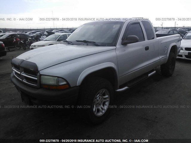 1D7HG12K94S520023 - 2004 DODGE DAKOTA SXT SILVER photo 2