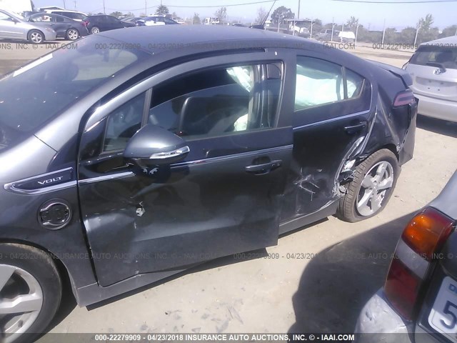 1G1RE6E46DU135157 - 2013 CHEVROLET VOLT GRAY photo 6