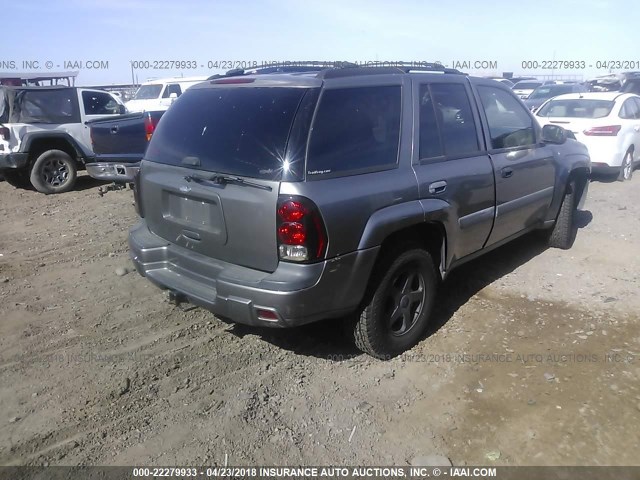 1GNDT13SX52375800 - 2005 CHEVROLET TRAILBLAZER LS/LT GRAY photo 4