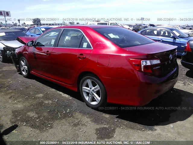 4T1BF1FK8CU581911 - 2012 TOYOTA CAMRY SE/LE/XLE 红色 照片 3