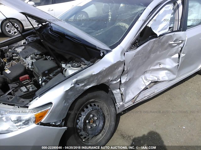 4T4BF1FK0DR307528 - 2013 TOYOTA CAMRY L/SE/LE/XLE SILVER photo 6