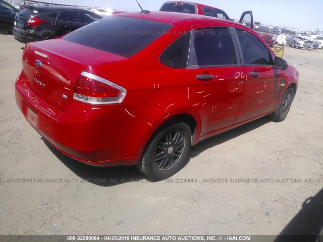 1FAHP35N88W298977 - 2008 FORD FOCUS SE/SEL/SES RED photo 4