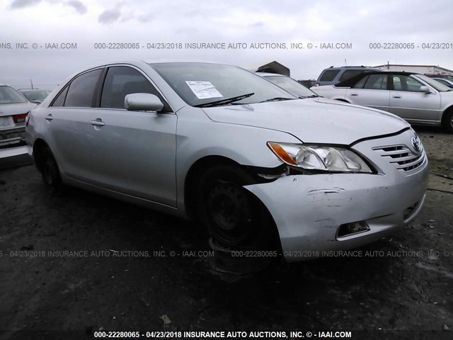 4T1BE46KX7U008325 - 2007 TOYOTA CAMRY NEW GENERAT CE/LE/XLE/SE SILVER photo 1