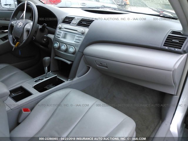 4T1BE46KX7U008325 - 2007 TOYOTA CAMRY NEW GENERAT CE/LE/XLE/SE SILVER photo 5