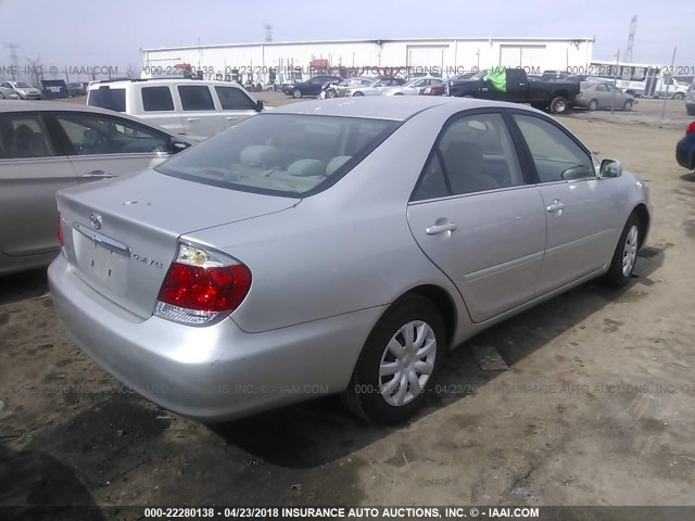 4T1BE32K85U534224 - 2005 TOYOTA CAMRY LE/XLE/SE SILVER photo 4