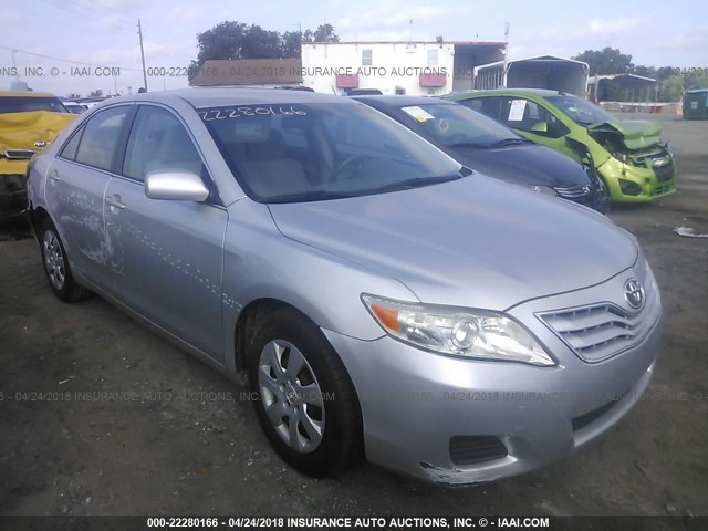 4T1BF3EK6BU713950 - 2011 TOYOTA CAMRY SE/LE/XLE SILVER photo 1