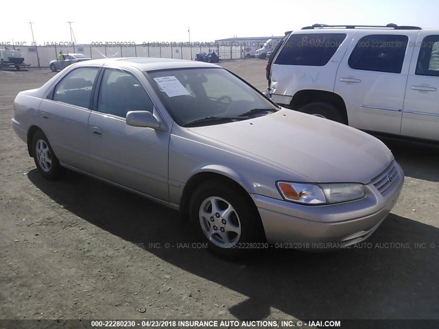 4T1BG22K4XU469931 - 1999 TOYOTA CAMRY CE/LE/XLE 棕色 照片 1