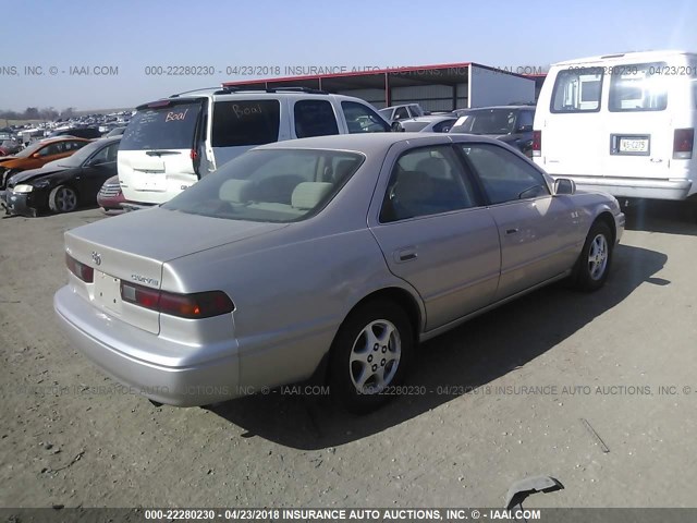4T1BG22K4XU469931 - 1999 TOYOTA CAMRY CE/LE/XLE 棕色 照片 4