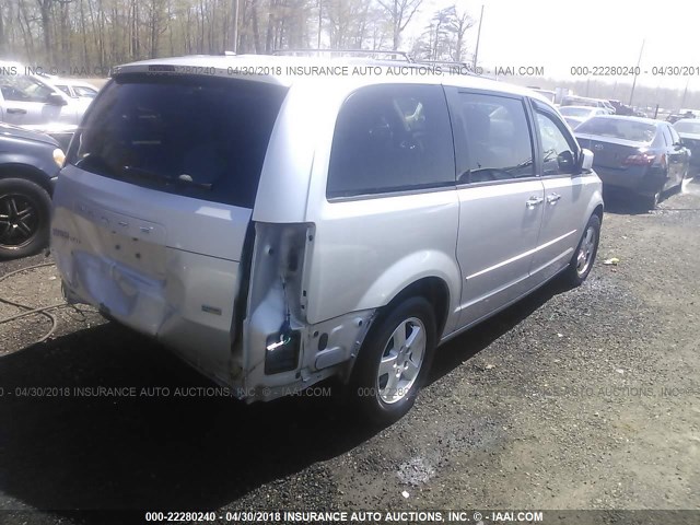 2D4RN3DG1BR728407 - 2011 DODGE GRAND CARAVAN MAINSTREET SILVER photo 4