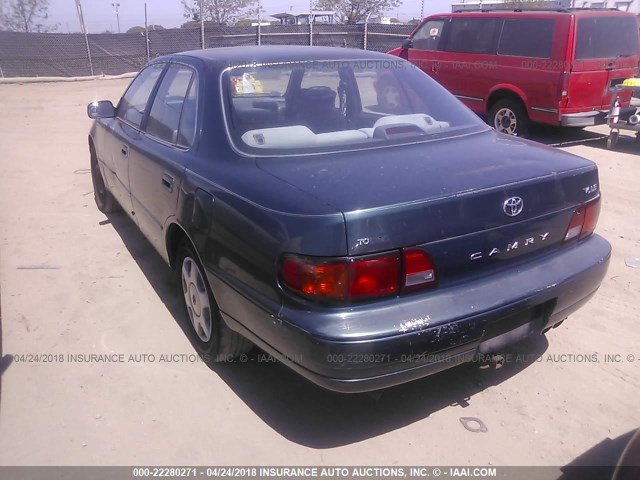 JT2BF12K8T0185844 - 1996 TOYOTA CAMRY LE/XLE/SE მწვანე ფოტო 3