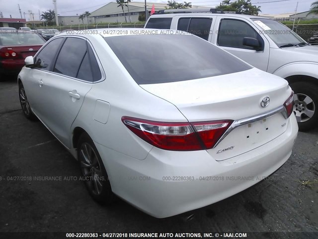 4T1BK1FK3FU029376 - 2015 TOYOTA CAMRY XSE/XLE WHITE photo 3