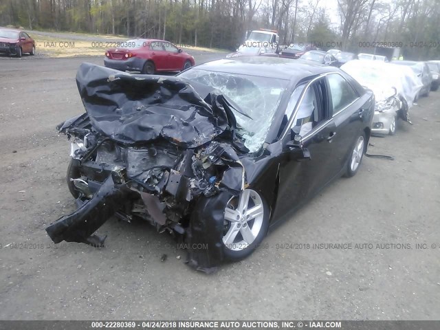 4T1BF1FK0EU453195 - 2014 TOYOTA CAMRY L/SE/LE/XLE შავი ფოტო 2