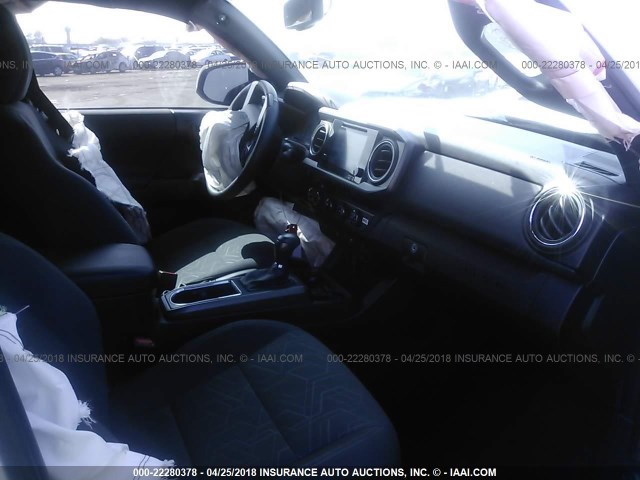 3TMCZ5AN4GM042236 - 2016 TOYOTA TACOMA DBL CAB/SR/SR5/TRD SPT/OR WHITE photo 5