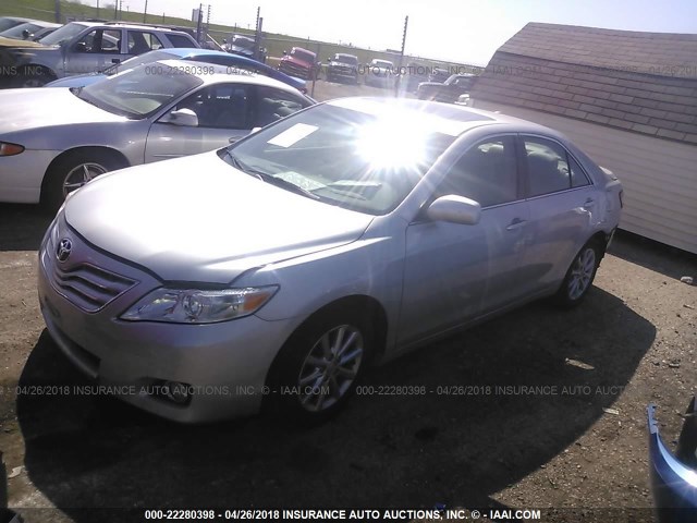 4T1BF3EK5AU007163 - 2010 TOYOTA CAMRY SE/LE/XLE 银色 照片 2