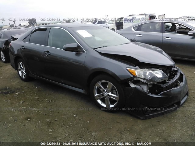 4T1BF1FK7DU295596 - 2013 TOYOTA CAMRY L/SE/LE/XLE 灰色 照片 1