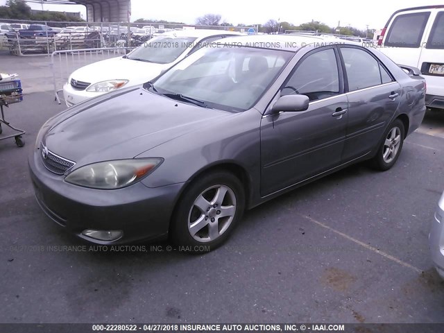 JTDBF32K830139563 - 2003 TOYOTA CAMRY LE/XLE GRAY photo 2