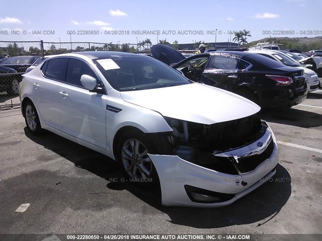 KNAGN4A77B5111859 - 2011 KIA OPTIMA EX/SX WHITE photo 1