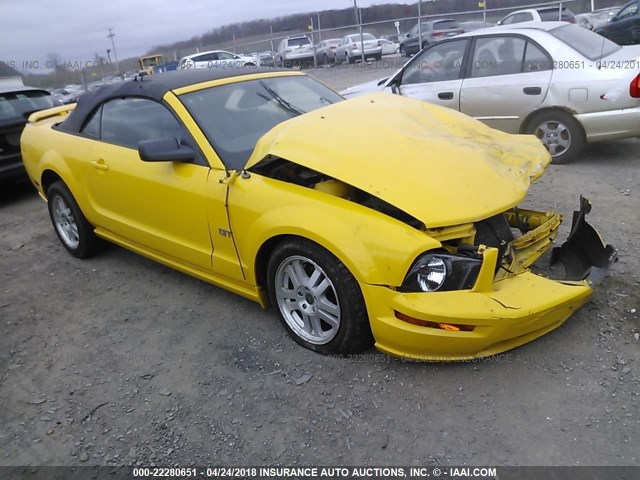 1ZVHT85H455249710 - 2005 FORD MUSTANG GT YELLOW photo 1