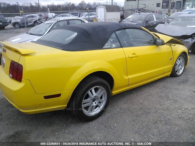 1ZVHT85H455249710 - 2005 FORD MUSTANG GT YELLOW photo 4