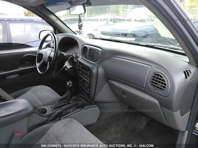 1GNDT13S132260449 - 2003 CHEVROLET TRAILBLAZER  BLACK photo 5