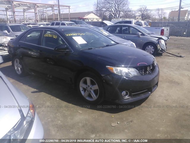 4T1BF1FK2CU111678 - 2012 TOYOTA CAMRY SE/LE/XLE BLACK photo 1