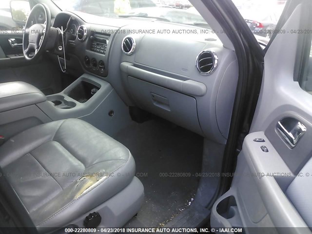 1FMPU15515LA24659 - 2005 FORD EXPEDITION XLT შავი ფოტო 5