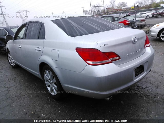 4T1BK36B66U073013 - 2006 TOYOTA AVALON XL/XLS/TOURING/LIMITED SILVER photo 3