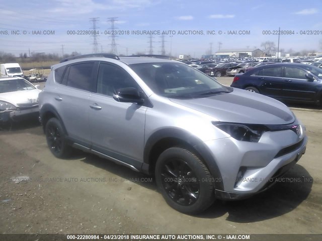 2T3RFREV8JW697106 - 2018 TOYOTA RAV4 ADVENTURE/XLE 银色 照片 1