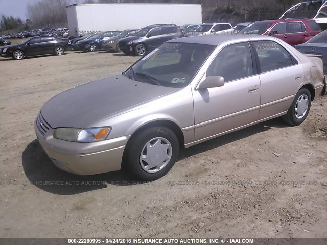 4T1BG22K8XU561088 - 1999 TOYOTA CAMRY CE/LE/XLE GOLD photo 2