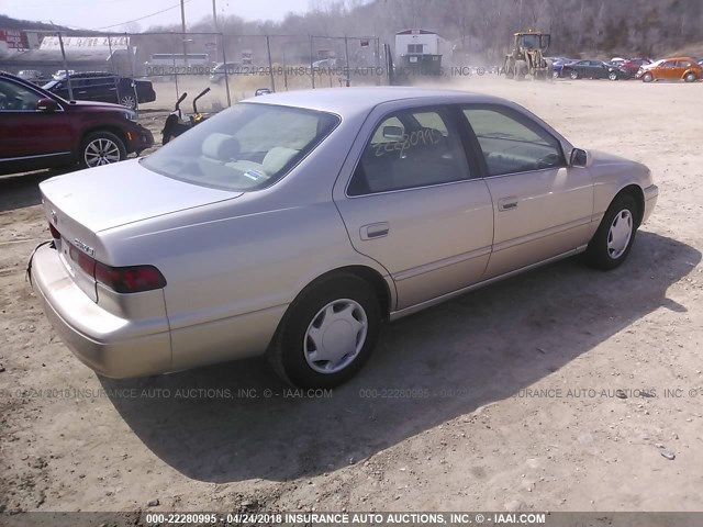 4T1BG22K8XU561088 - 1999 TOYOTA CAMRY CE/LE/XLE 金色 照片 4