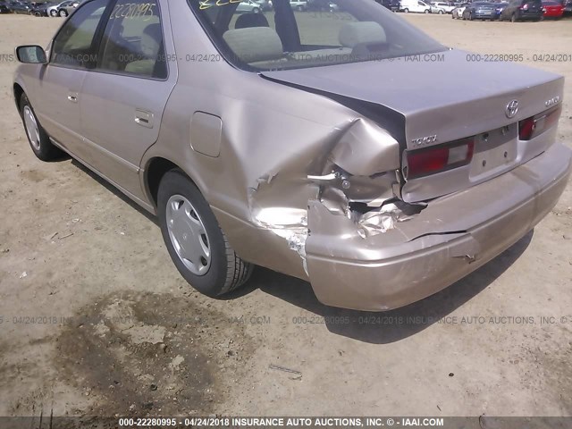 4T1BG22K8XU561088 - 1999 TOYOTA CAMRY CE/LE/XLE 金色 照片 6