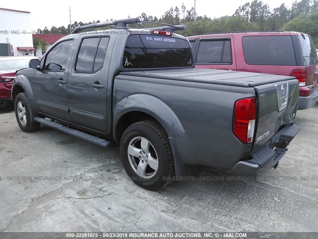 1N6AD07U27C458307 - 2007 NISSAN FRONTIER CREW CAB LE/SE/OFF ROAD GRAY photo 3