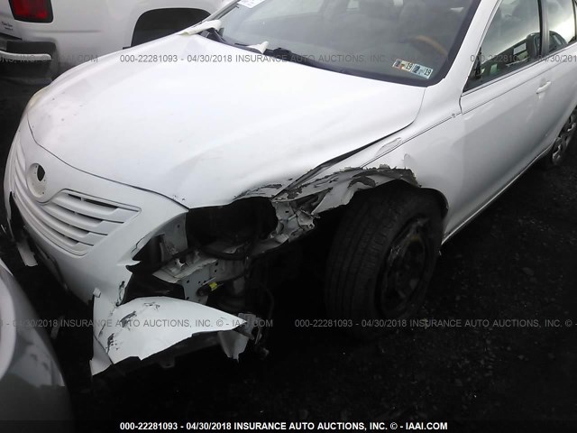 JTNBE46K973079568 - 2007 TOYOTA CAMRY NEW GENERAT CE/LE/XLE/SE WHITE photo 6