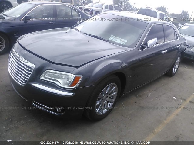 2C3CCAET6DH513157 - 2013 CHRYSLER 300C GRAY photo 2