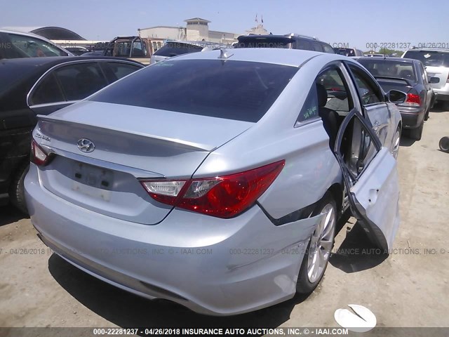 5NPEC4ACXDH630680 - 2013 HYUNDAI SONATA SE/LIMITED Light Blue photo 4