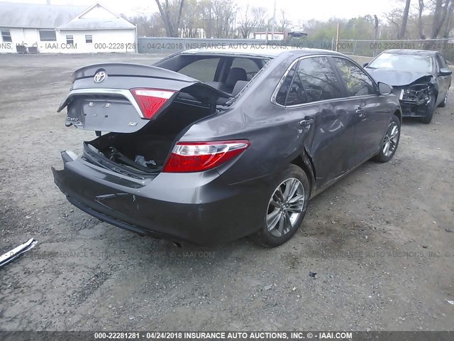 4T1BF1FK9FU036014 - 2015 TOYOTA CAMRY LE/XLE/SE/XSE 灰色 照片 4